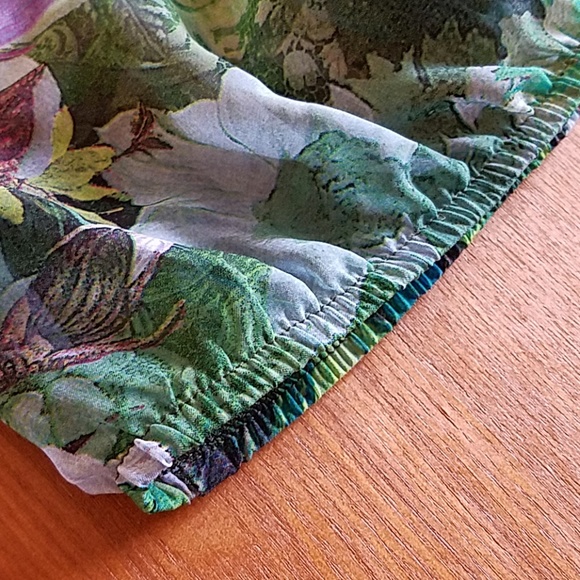 Floral deep color sheer top - size Large - Picture 5 of 5